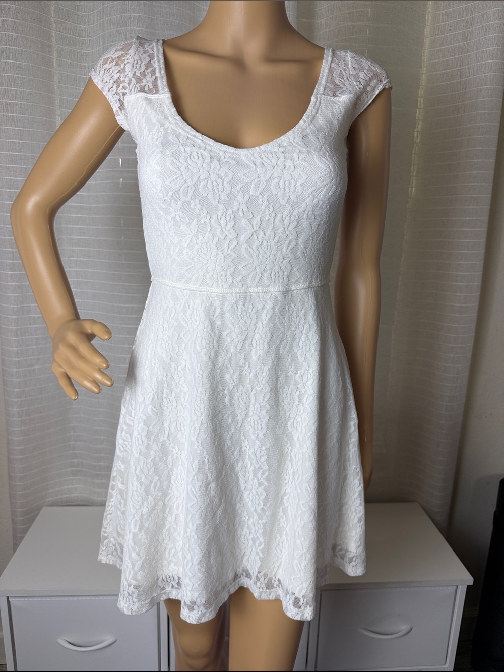 Hollister White Lace Cap-Sleeve Skater Dress, Xsmall